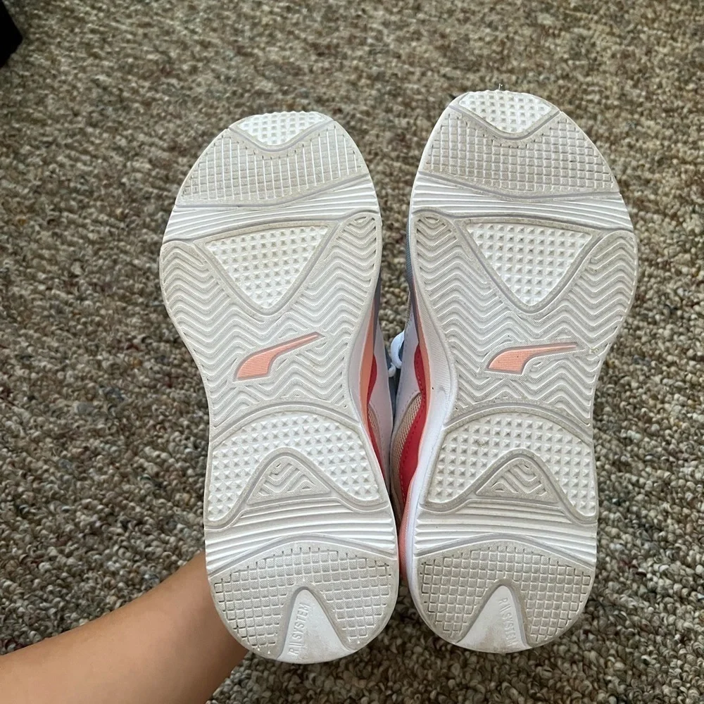 Puma Sneakers Women’s Size 6